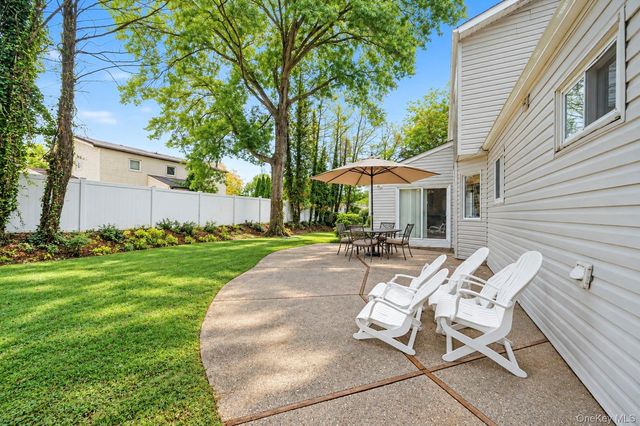 38 Waterford Drive, Wheatley Heights, NY 11798