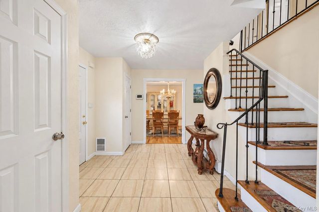 38 Waterford Drive, Wheatley Heights, NY 11798