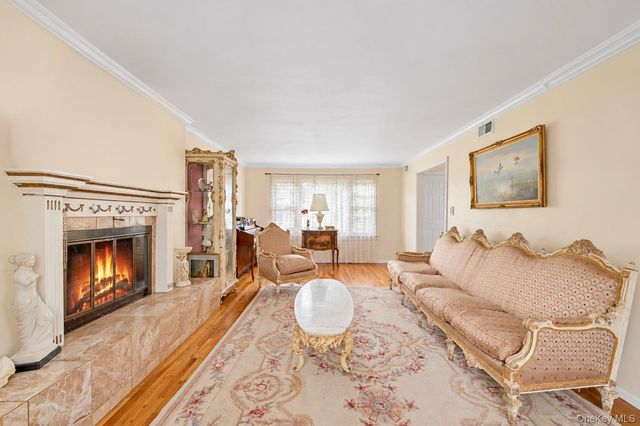 38 Waterford Drive, Wheatley Heights, NY 11798