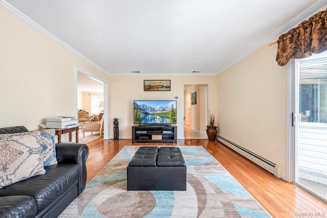38 Waterford Drive, Wheatley Heights, NY 11798