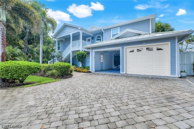 376 3rd ST S 102, Naples, FL 34102