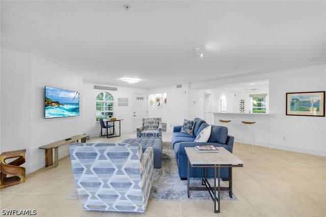 376 3rd ST S 102, Naples, FL 34102