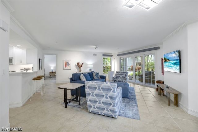 376 3rd ST S 102, Naples, FL 34102