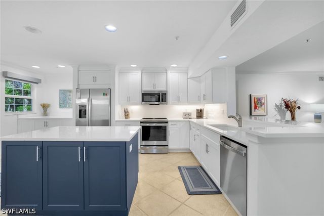376 3rd ST S 102, Naples, FL 34102