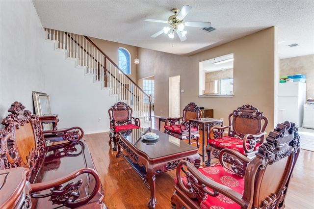 2079 Sunset Lane, Lewisville, TX 75067