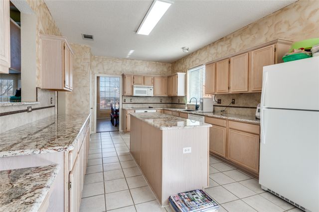 2079 Sunset Lane, Lewisville, TX 75067