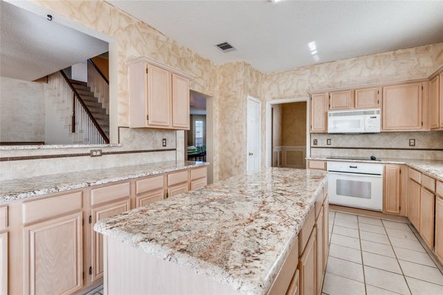 2079 Sunset Lane, Lewisville, TX 75067