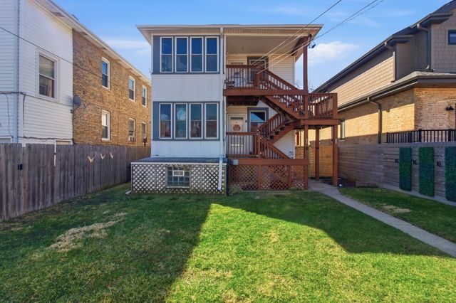 4462 W Wilson Avenue, Chicago, IL 60630