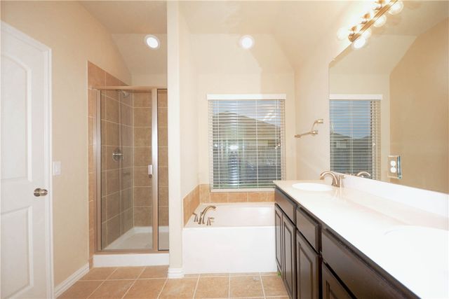118 Eagle Feather, Waxahachie, TX 75165