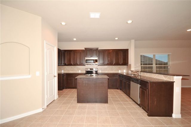118 Eagle Feather, Waxahachie, TX 75165