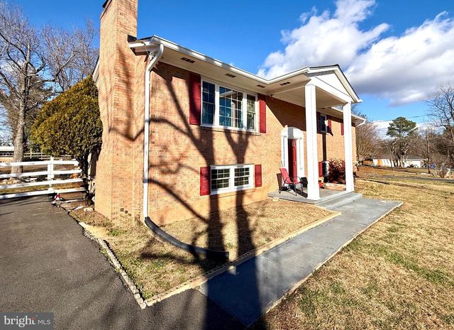 14204 SAINT CLAIR DR, Gainesville, VA 20155