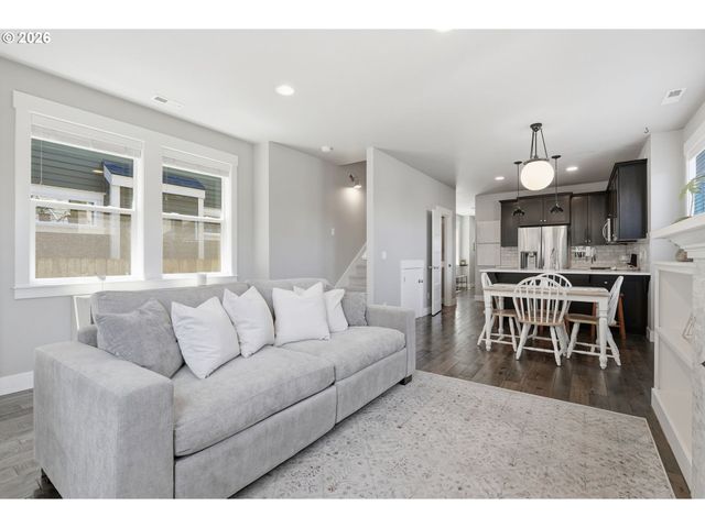 9578 N BURR Ave, Portland, OR 97203
