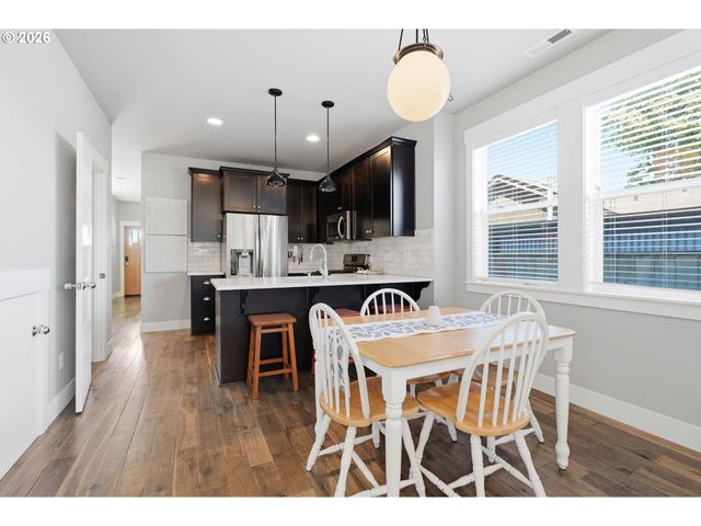 9578 N BURR Ave, Portland, OR 97203