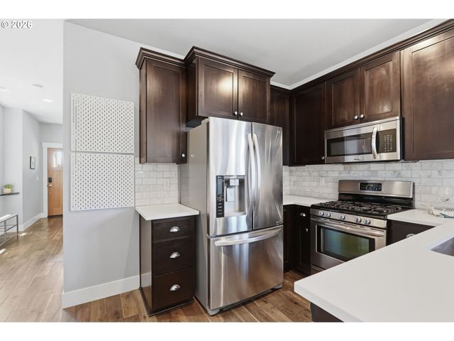 9578 N BURR Ave, Portland, OR 97203