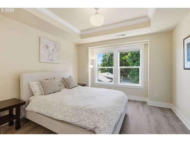 9578 N BURR Ave, Portland, OR 97203
