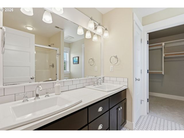 9578 N BURR Ave, Portland, OR 97203