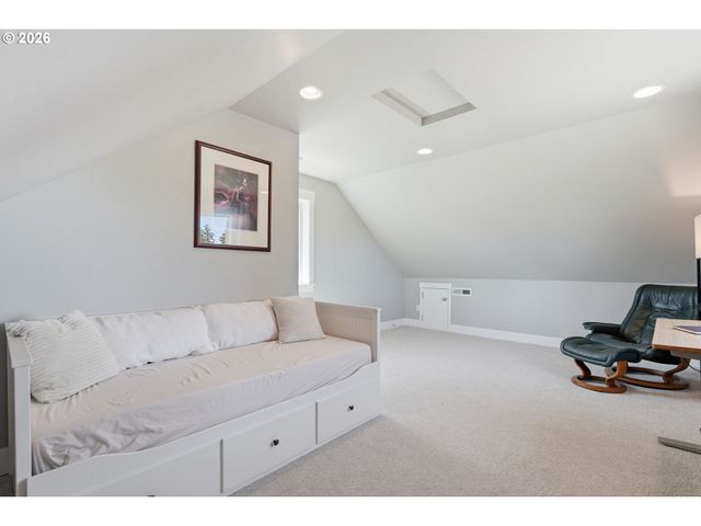 9578 N BURR Ave, Portland, OR 97203