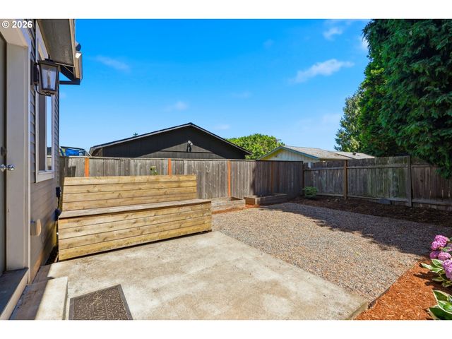 9578 N BURR Ave, Portland, OR 97203