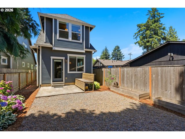 9578 N BURR Ave, Portland, OR 97203