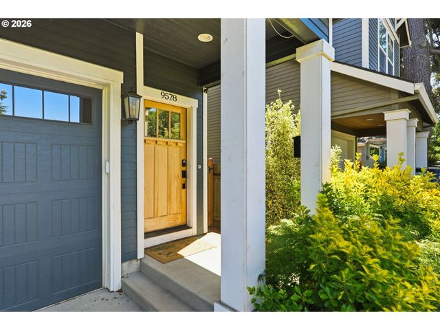 9578 N BURR Ave, Portland, OR 97203