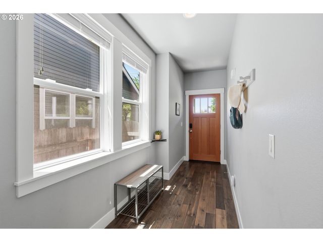 9578 N BURR Ave, Portland, OR 97203