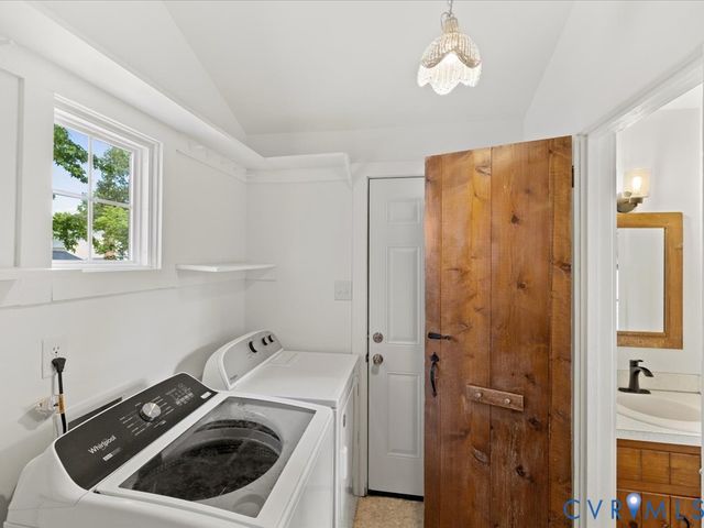 2321 Crowncrest Dr, Henrico, VA 23233