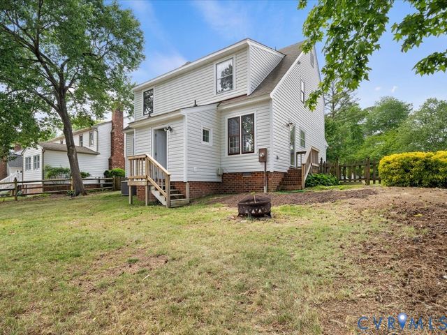 2321 Crowncrest Dr, Henrico, VA 23233