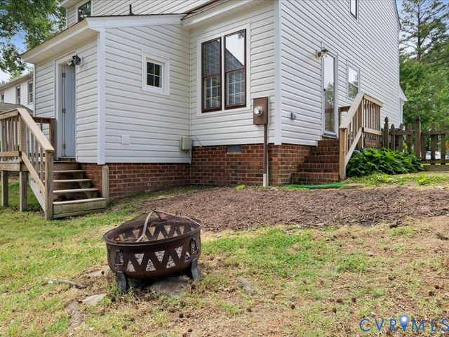 2321 Crowncrest Dr, Henrico, VA 23233