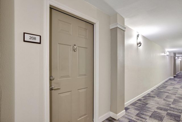 533 NE 3rd Avenue 208, Fort Lauderdale, FL 33301