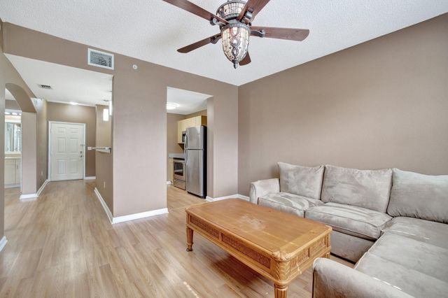 533 NE 3rd Avenue 208, Fort Lauderdale, FL 33301