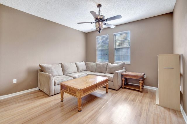 533 NE 3rd Avenue 208, Fort Lauderdale, FL 33301