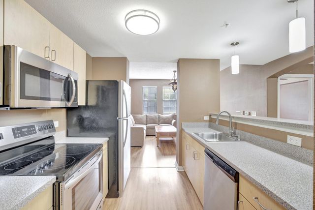 533 NE 3rd Avenue 208, Fort Lauderdale, FL 33301