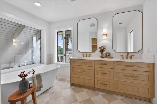 7 CHINOOK COURT, Palm Coast, FL 32137