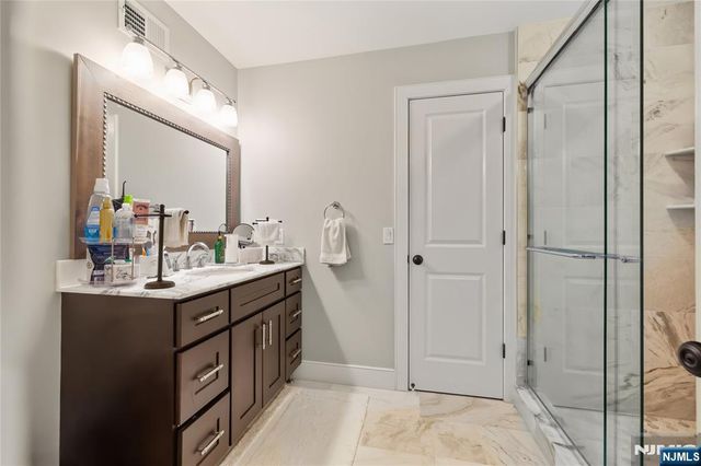 18 Holiday Court, River Vale, NJ 07675