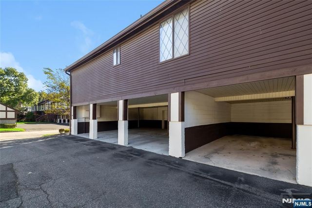 18 Holiday Court, River Vale, NJ 07675