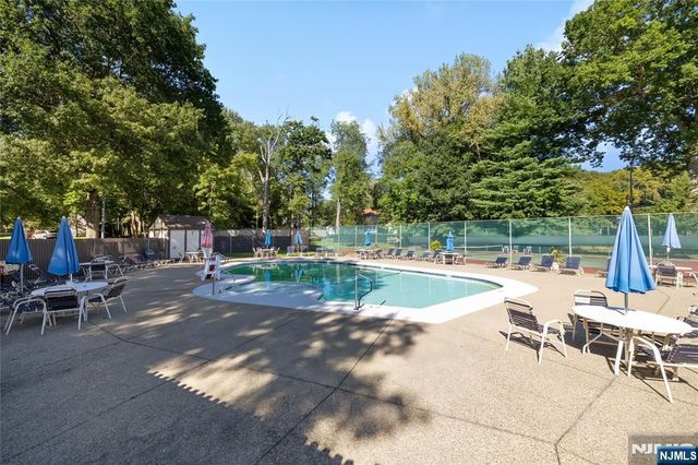 18 Holiday Court, River Vale, NJ 07675