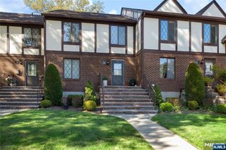 18 Holiday Court, River Vale, NJ 07675