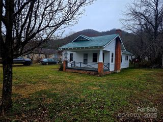 999 Chipper Curve Road, Sylva, NC 28779