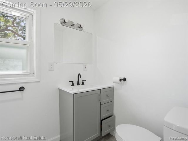 31245 Beverly Road, Romulus, MI 48174