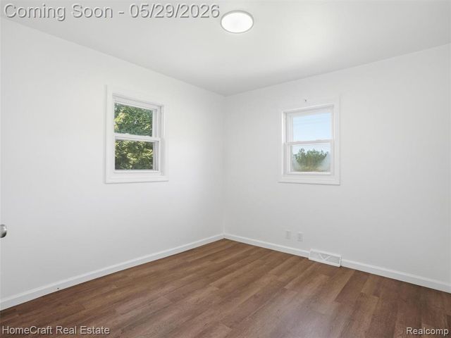 31245 Beverly Road, Romulus, MI 48174