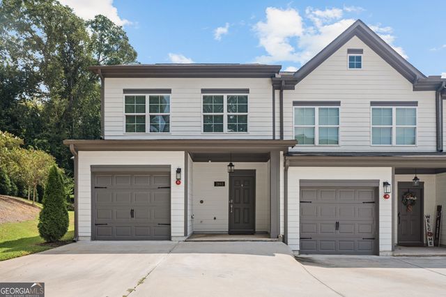 2893 Royal Heights Drive, Atlanta, GA 30318
