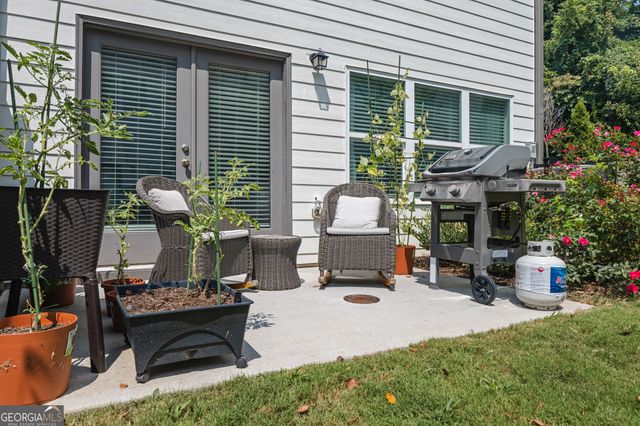 2893 Royal Heights Drive, Atlanta, GA 30318