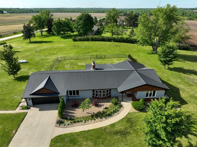1212 Dubuque Road, Marion, IA 52302