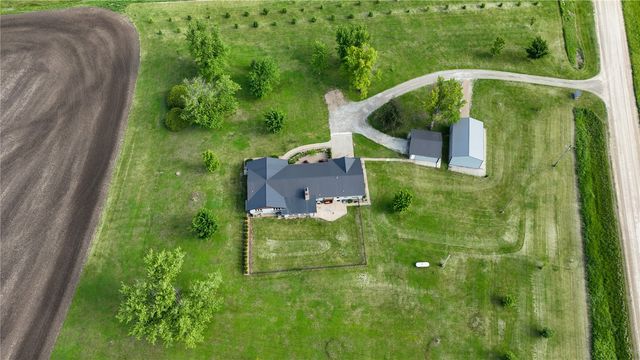 1212 Dubuque Road, Marion, IA 52302