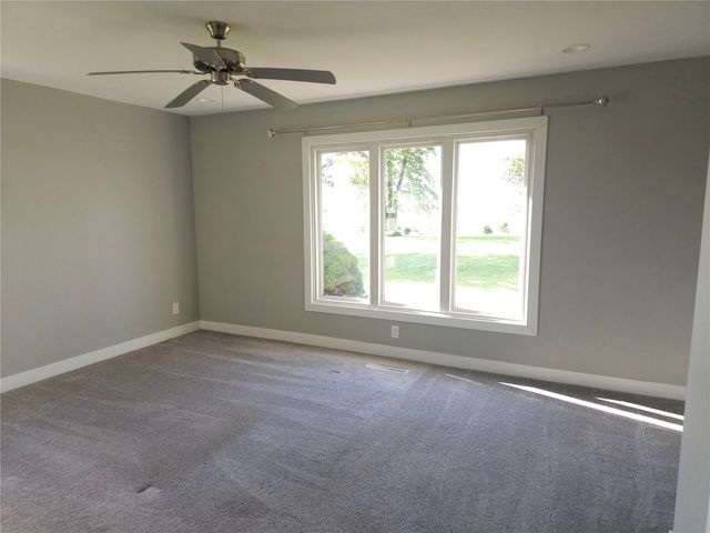 1212 Dubuque Road, Marion, IA 52302