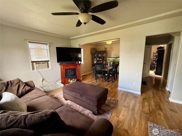 4624 E B Street, Tacoma, WA 98404