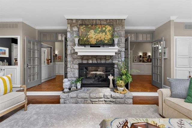 11329 W 121st Terrace, Overland Park, KS 66213