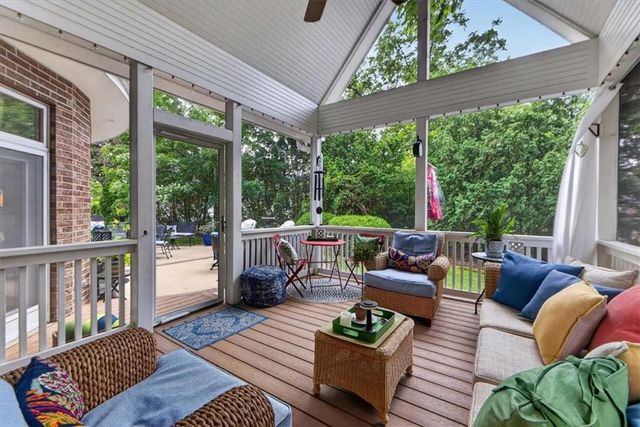 11329 W 121st Terrace, Overland Park, KS 66213