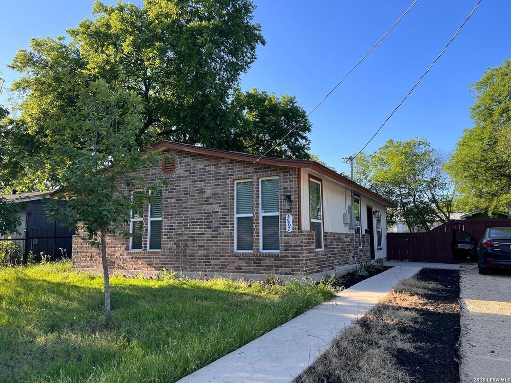 4567 Lark Ave, San Antonio, TX 78228