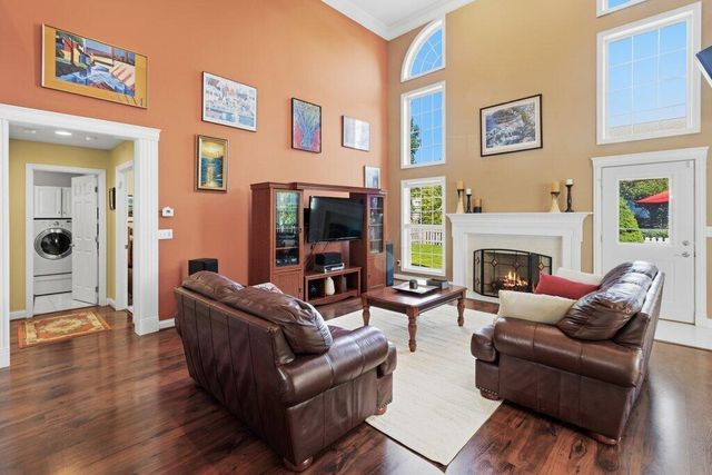7166 Brooks Close, New Albany, OH 43054